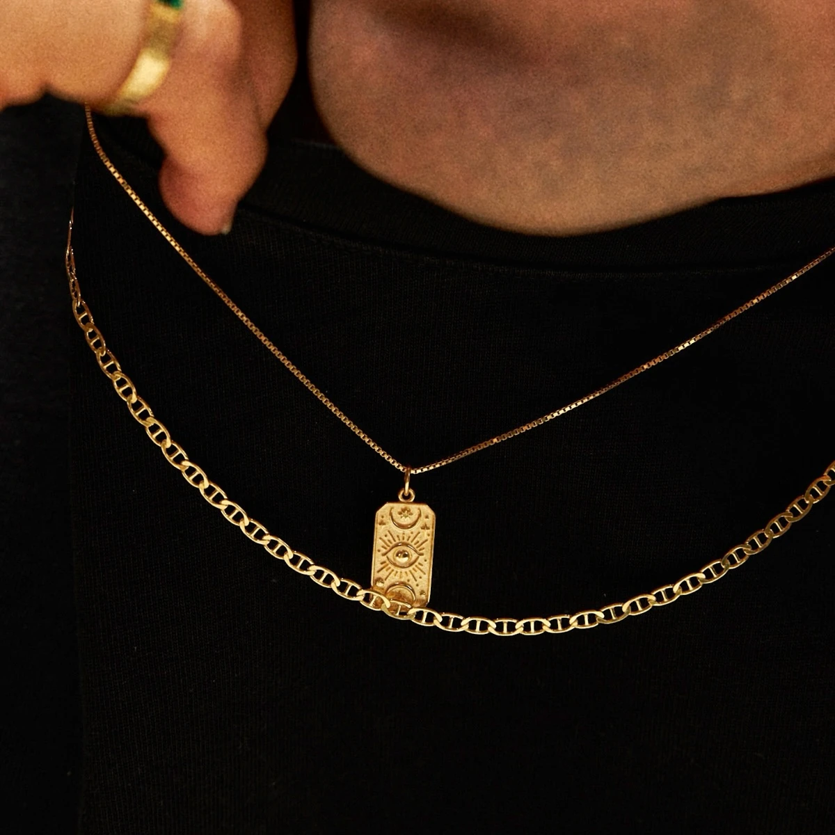 the kiss necklace - gold vermeil